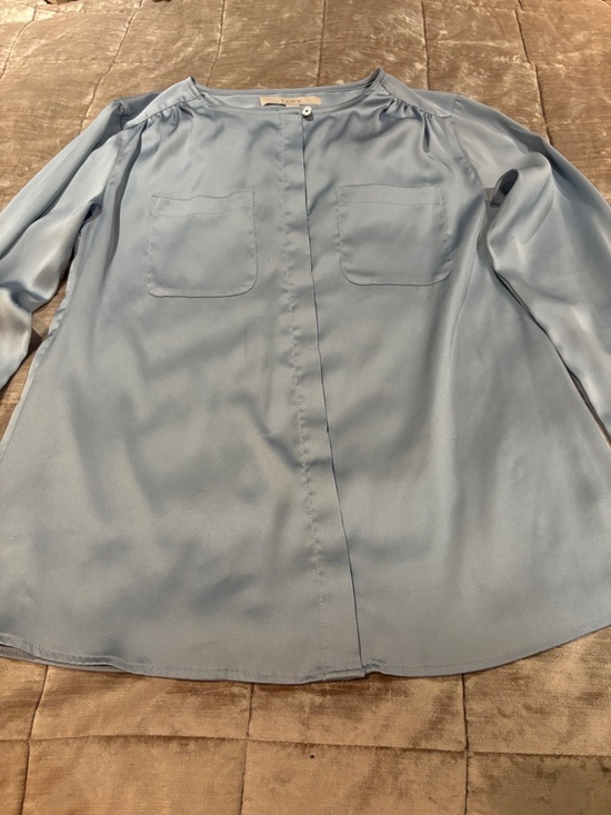 LOFT Tops - LOFT Ice Blue Button-Front Pocket Blouse size XS